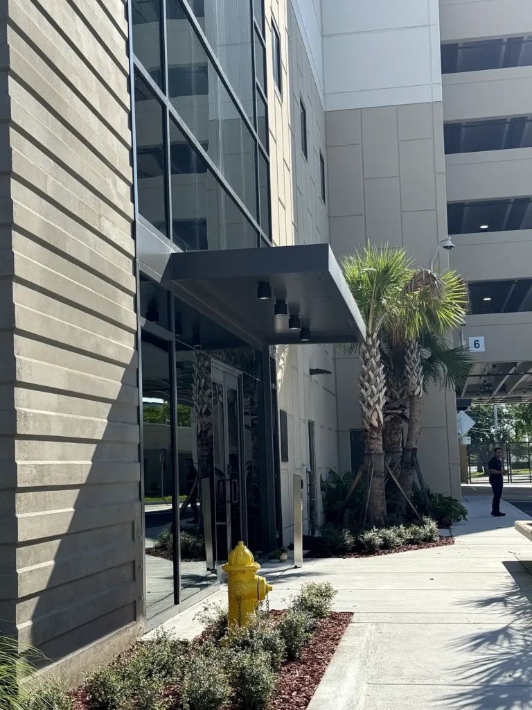 powder coated aluminum cantilever awnings